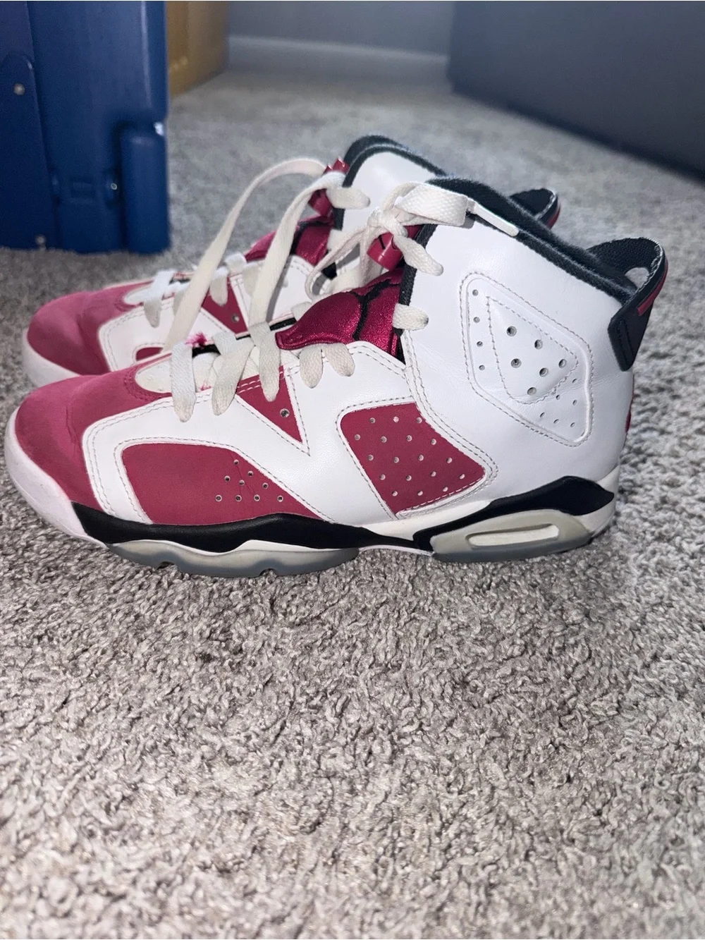 Kids White and Burgundy Basketball Sneakers jordans